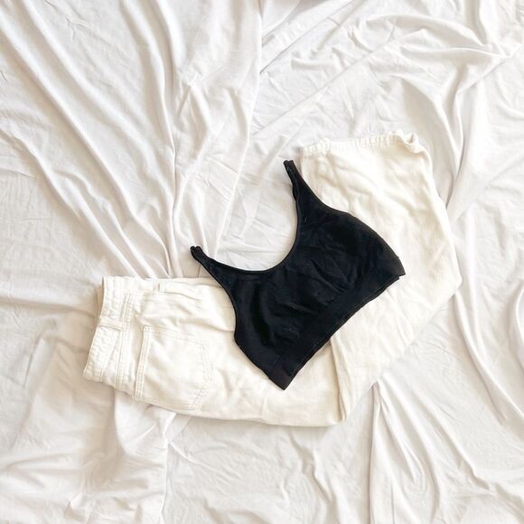 Outfit Bundle mom jeans + top✨ - Picture 2 of 4